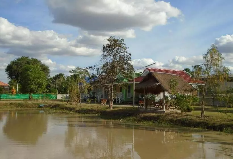Chomna Resort