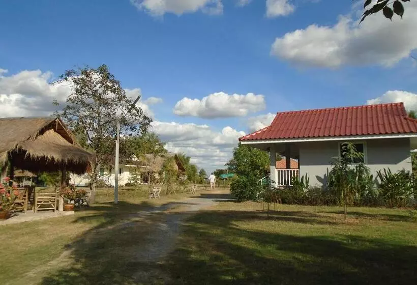 Chomna Resort