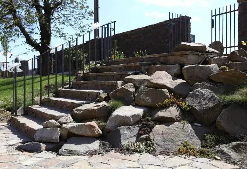 Hotelli A Restaurace Palfrig