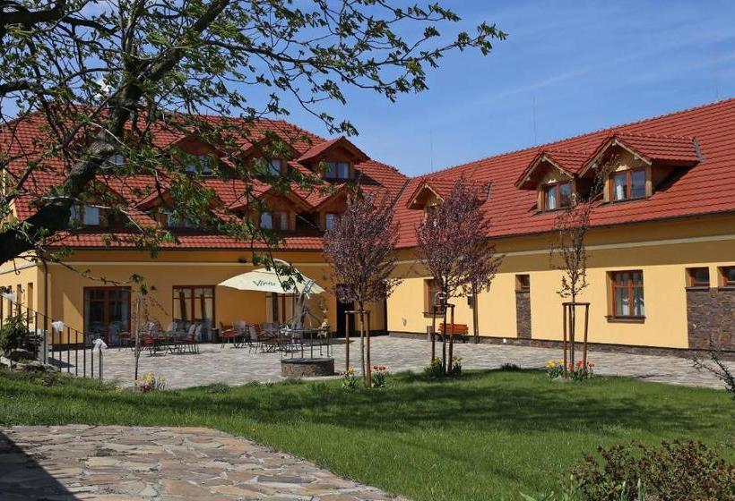 هتل A Restaurace Palfrig