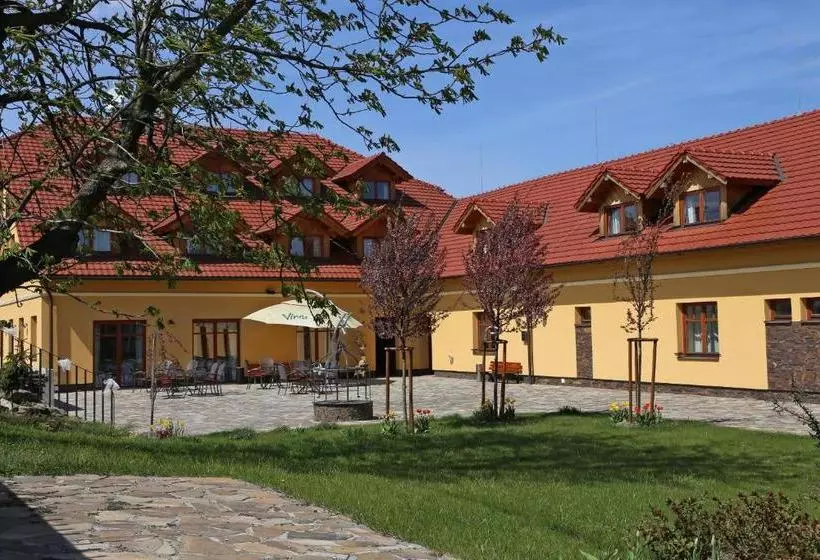 Hotelli A Restaurace Palfrig