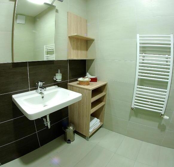 בית מלון כפרי Silesia Golf Resort Kravaře