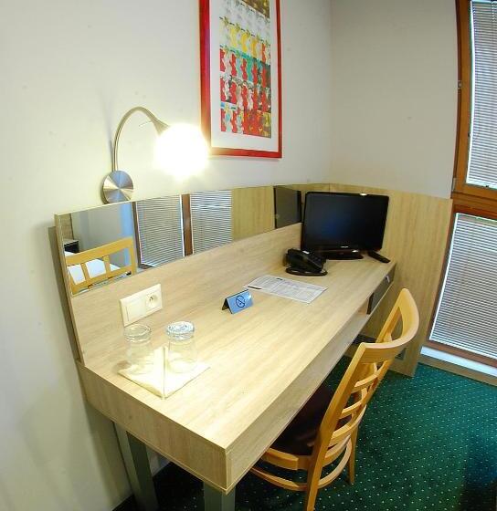 בית מלון כפרי Silesia Golf Resort Kravaře