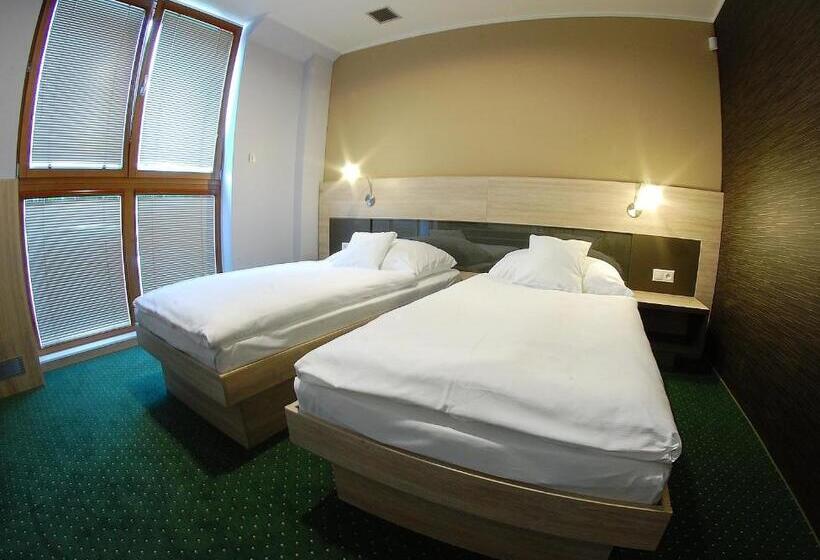 בית מלון כפרי Silesia Golf Resort Kravaře