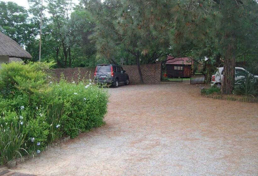 펜션 Oaktree Lodge Guest House