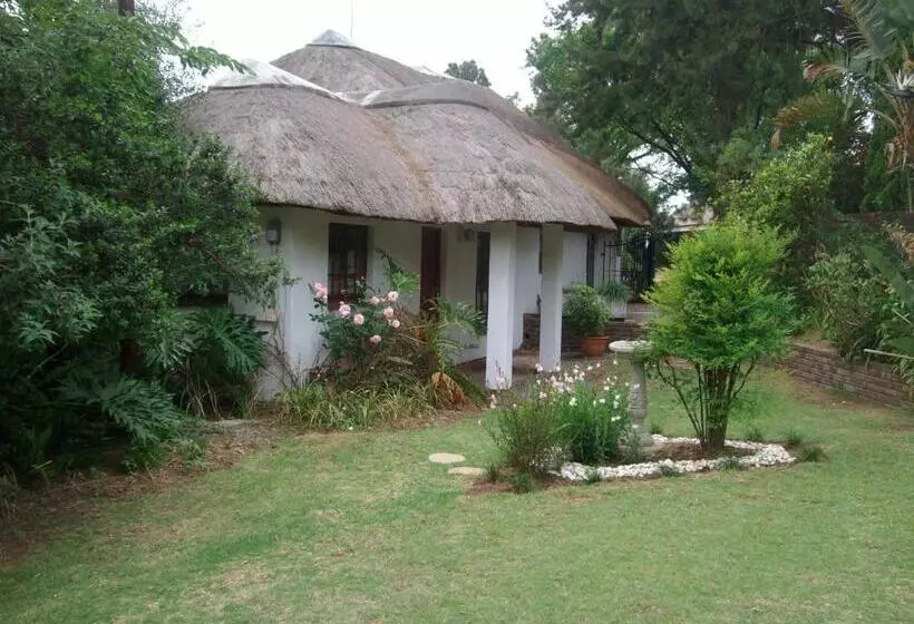 Majatalo Oaktree Lodge Guest House