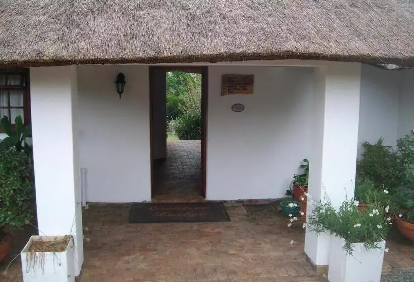 Majatalo Oaktree Lodge Guest House