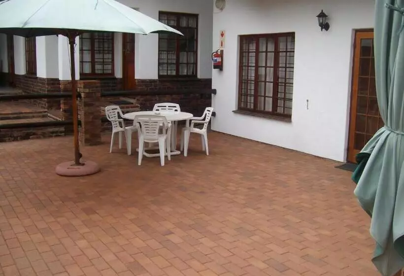 Majatalo Oaktree Lodge Guest House