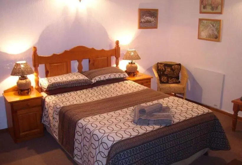 Majatalo Oaktree Lodge Guest House