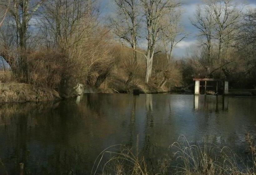 ペンション Penzion U řeky