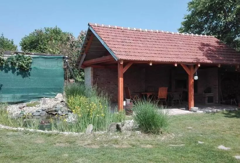 Majatalo Penzion U řeky