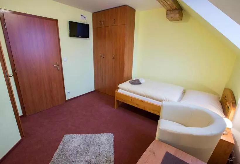 Majatalo Penzion U řeky