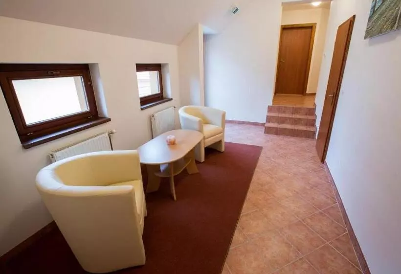 Majatalo Penzion U řeky