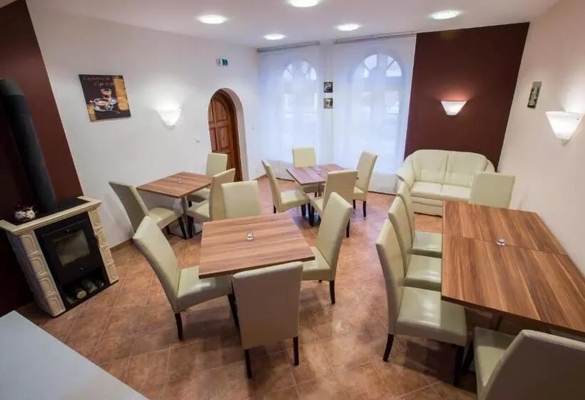 Majatalo Penzion U řeky