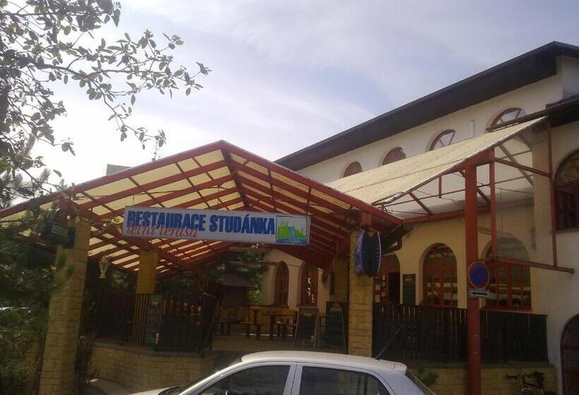 펜션 Studánka