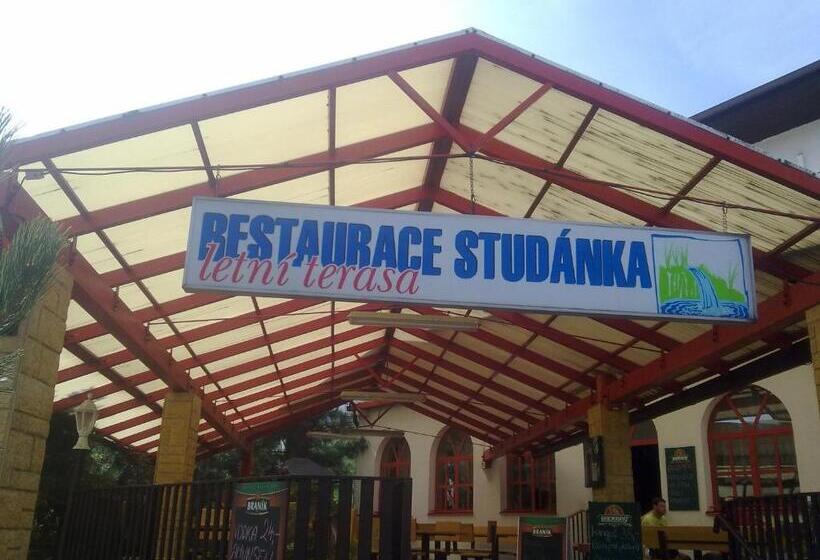 펜션 Studánka