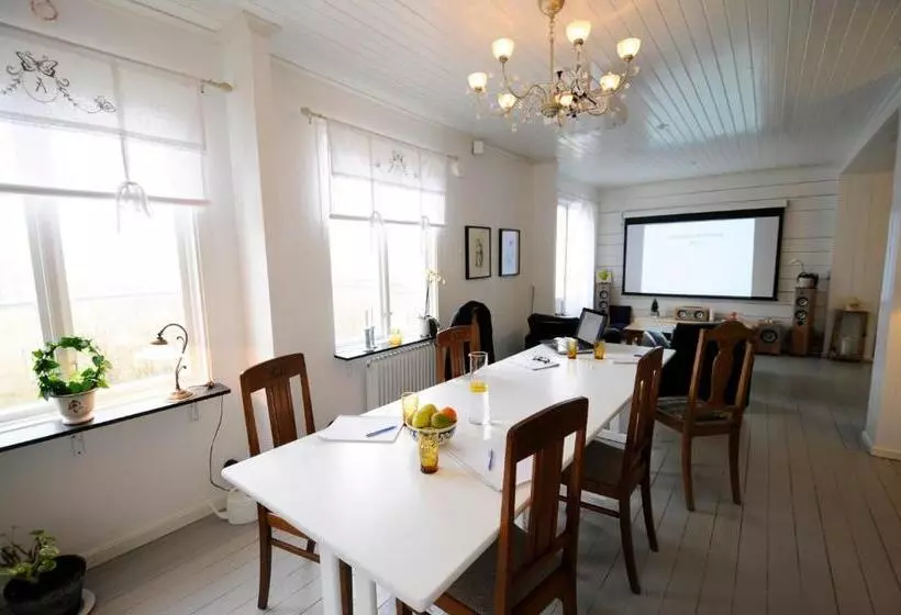 ペンション Villa Akvarellen Bed & Breakfast