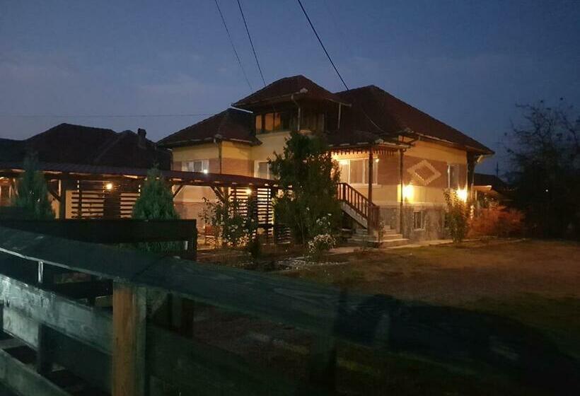 Pensiunea Magnolia Din Tismana