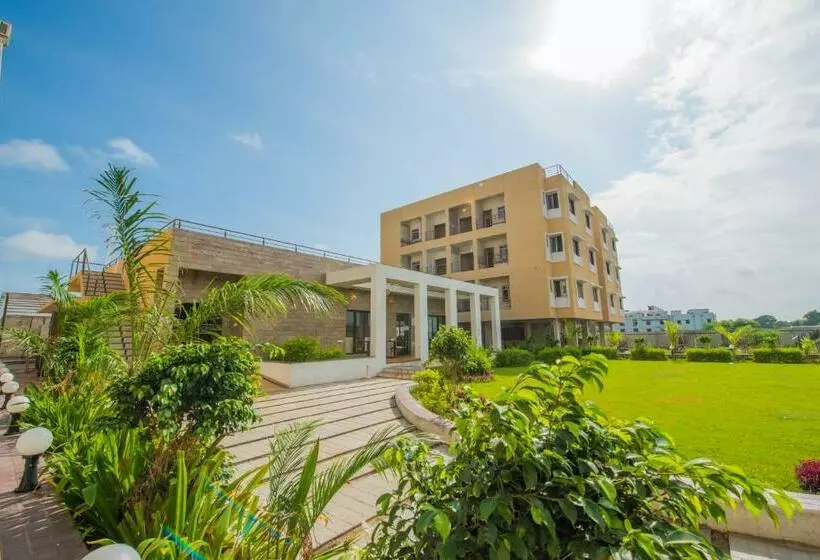 Budget Inn Service Apartments   Tiger Plaza