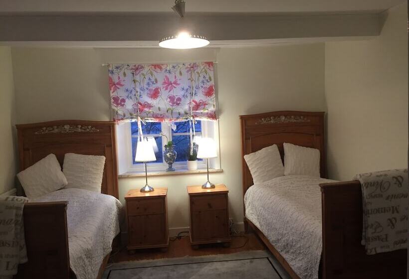 Otel Björkåsa Gård Bed & Box