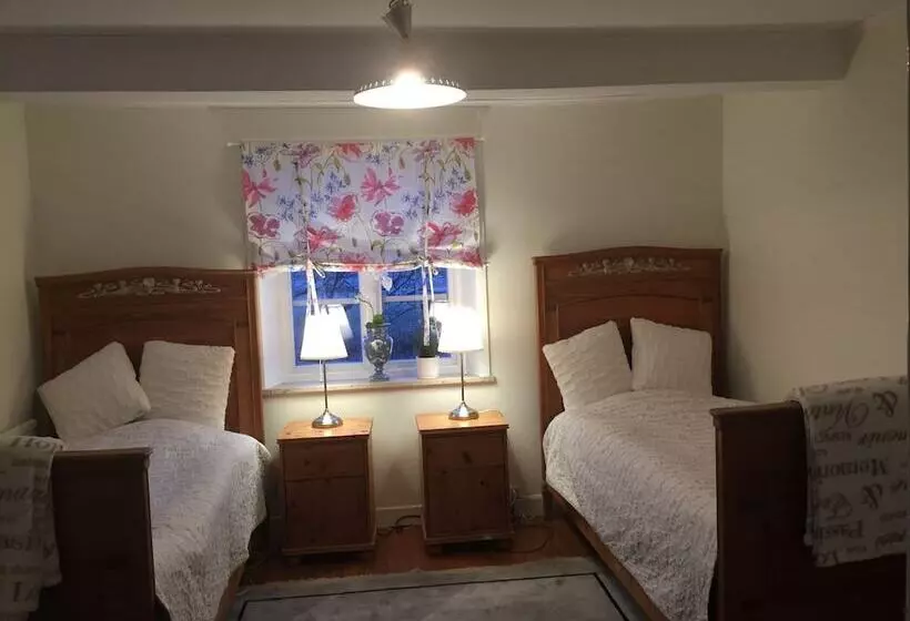 ホテル Björkåsa Gård Bed & Box