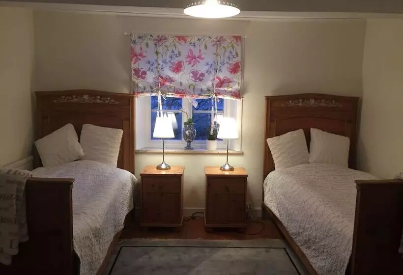 ホテル Björkåsa Gård Bed & Box