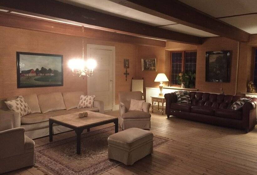 Otel Björkåsa Gård Bed & Box