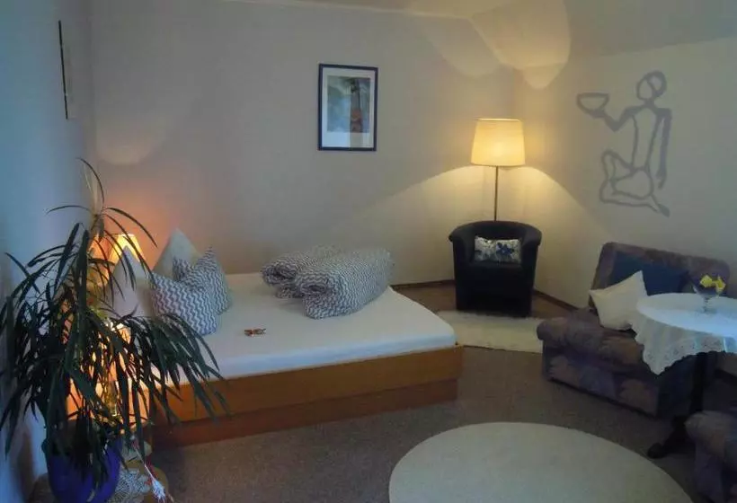 Hotelli Gästehaus Zur Schönen Aussicht