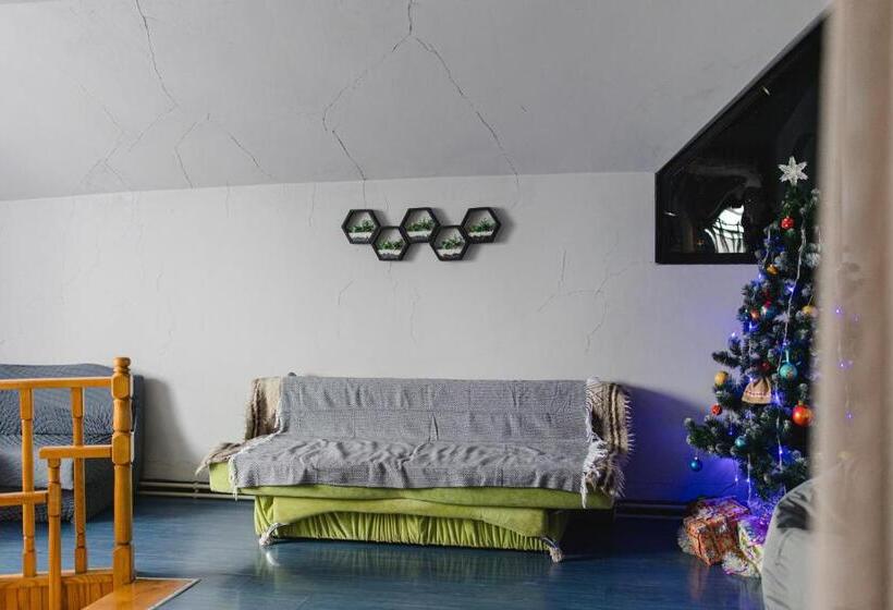 فندق Kolyba Opryshkiv