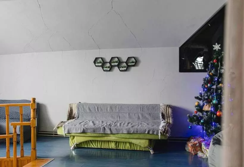 Hotelli Kolyba Opryshkiv