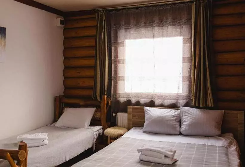 Hotelli Kolyba Opryshkiv