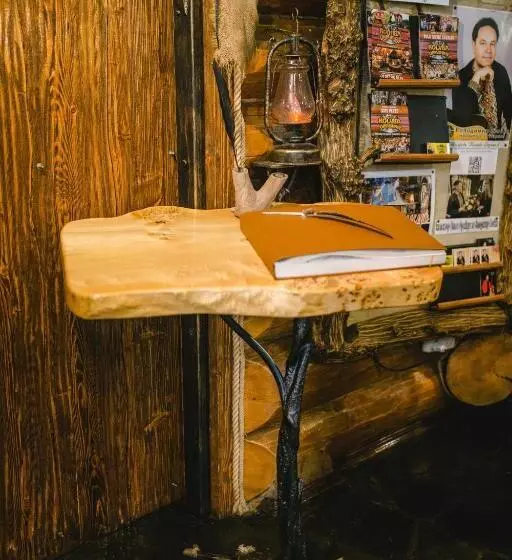 Hotelli Kolyba Opryshkiv