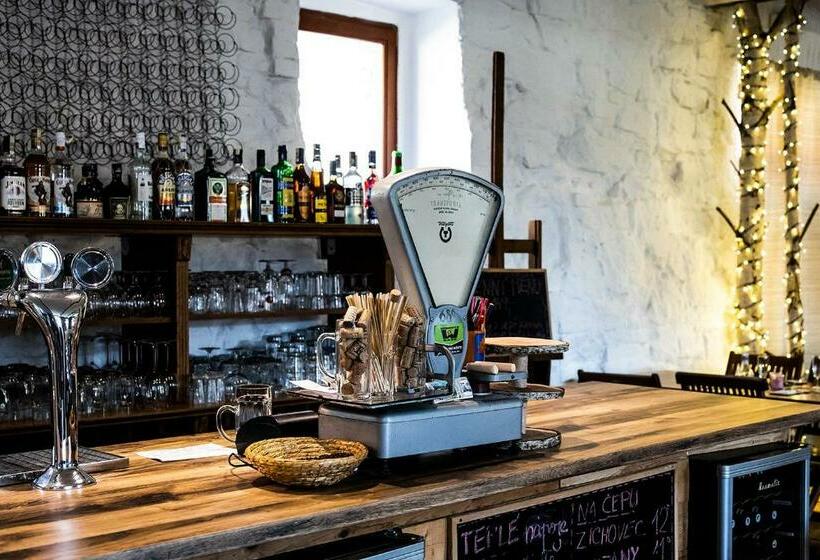 Szálloda Statek Luníkov