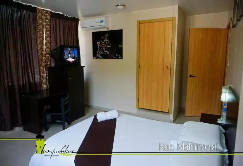 ホテル Wampushkar