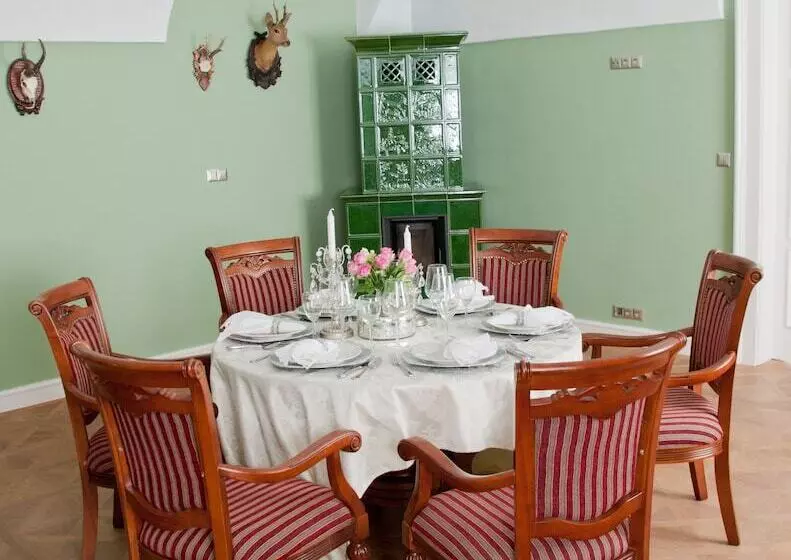 Hotelli Zámek Jeseník Nad Odrou