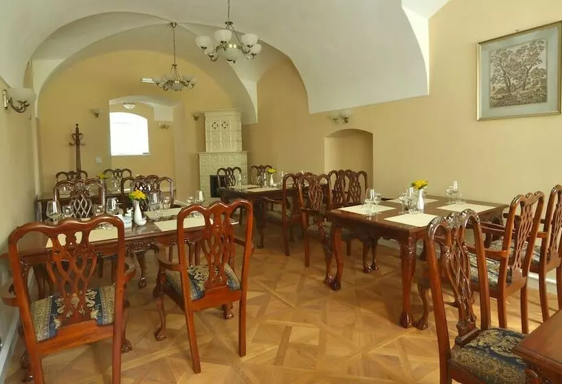 Hotelli Zámek Jeseník Nad Odrou