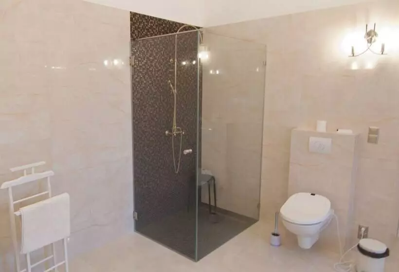 Hotelli Zámek Jeseník Nad Odrou