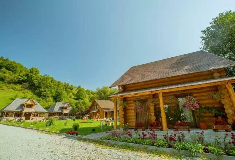 Majatalo Casutele Din Moisei