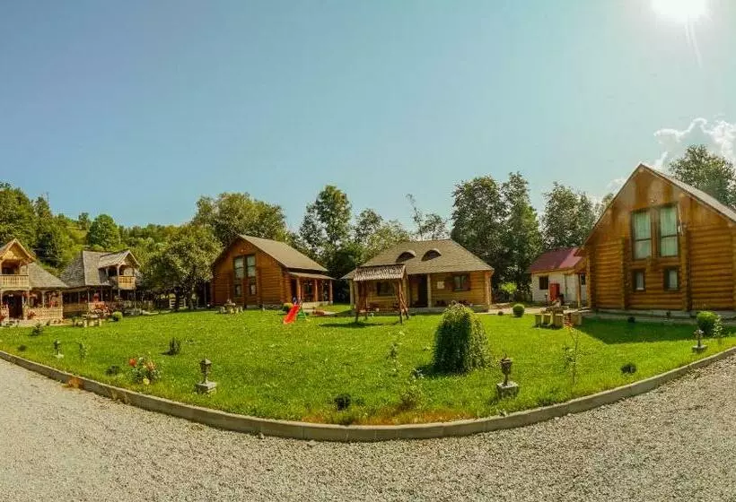 Majatalo Casutele Din Moisei