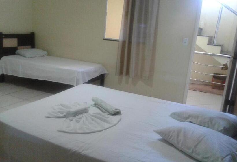 פנסיון Pousada Central