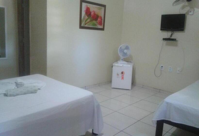 פנסיון Pousada Central