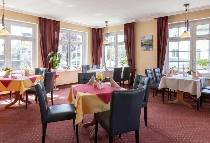 酒店 Am Wariner See