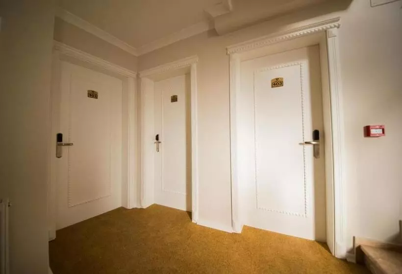 ホテル Biga Palas