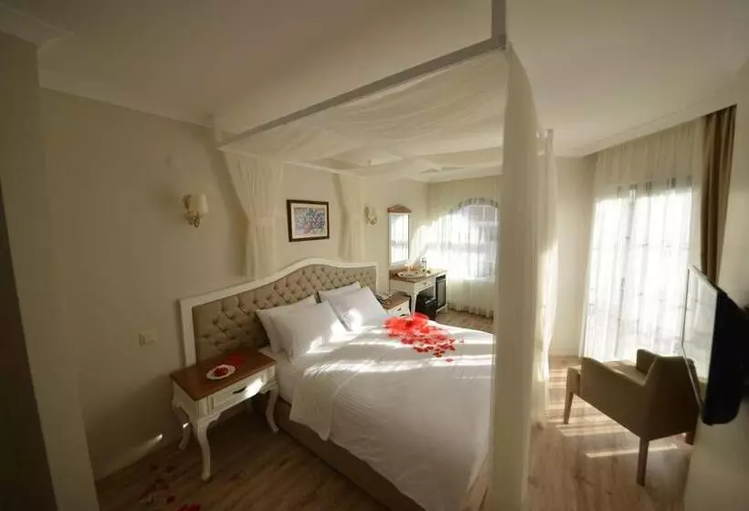 ホテル Biga Palas