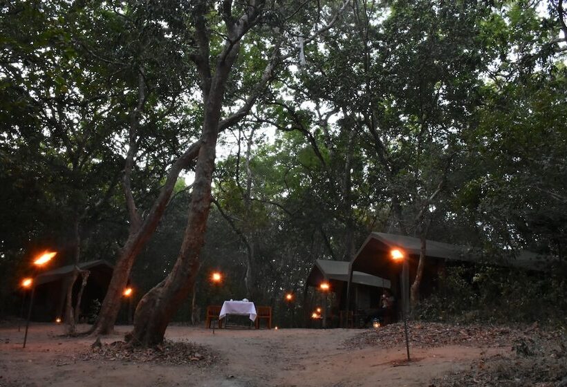 ホテル Explorer By Eco Team Kumana National Park