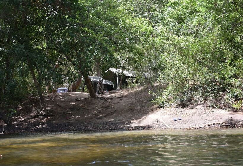 ホテル Explorer By Eco Team Kumana National Park