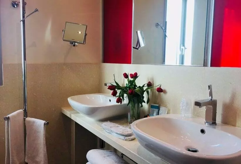 Hotelli Kristal 3 Stelle Superior