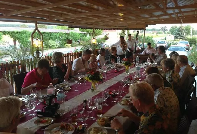 Hotelli Patyi étterem és