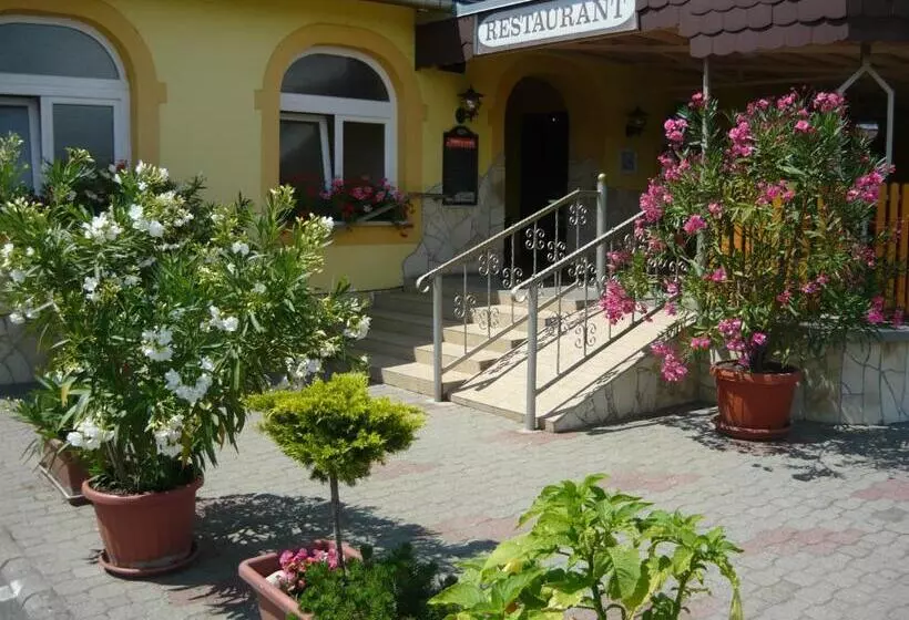 Hotelli Patyi étterem és