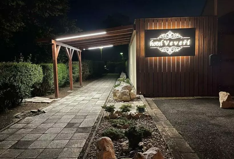 ホテル Veveří